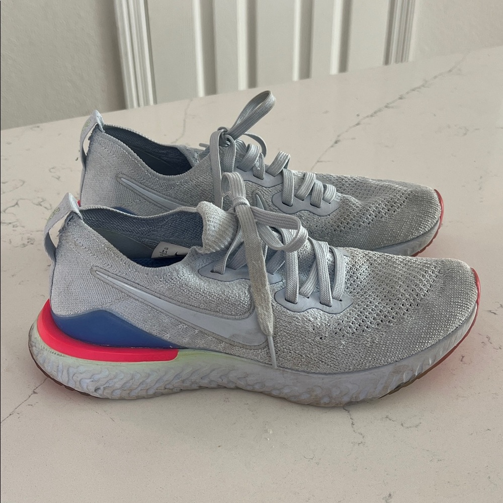 Nike - Picture 2 of 9